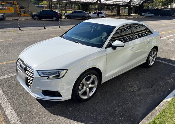 AUDI A3 1.4 TFSI SEDAN AMBIENTE 16V FLEX 4P TIPTRONIC AUDI A3 1.4 TFSI SEDAN AMBIENTE 16V FLEX 4P TIPTRONIC